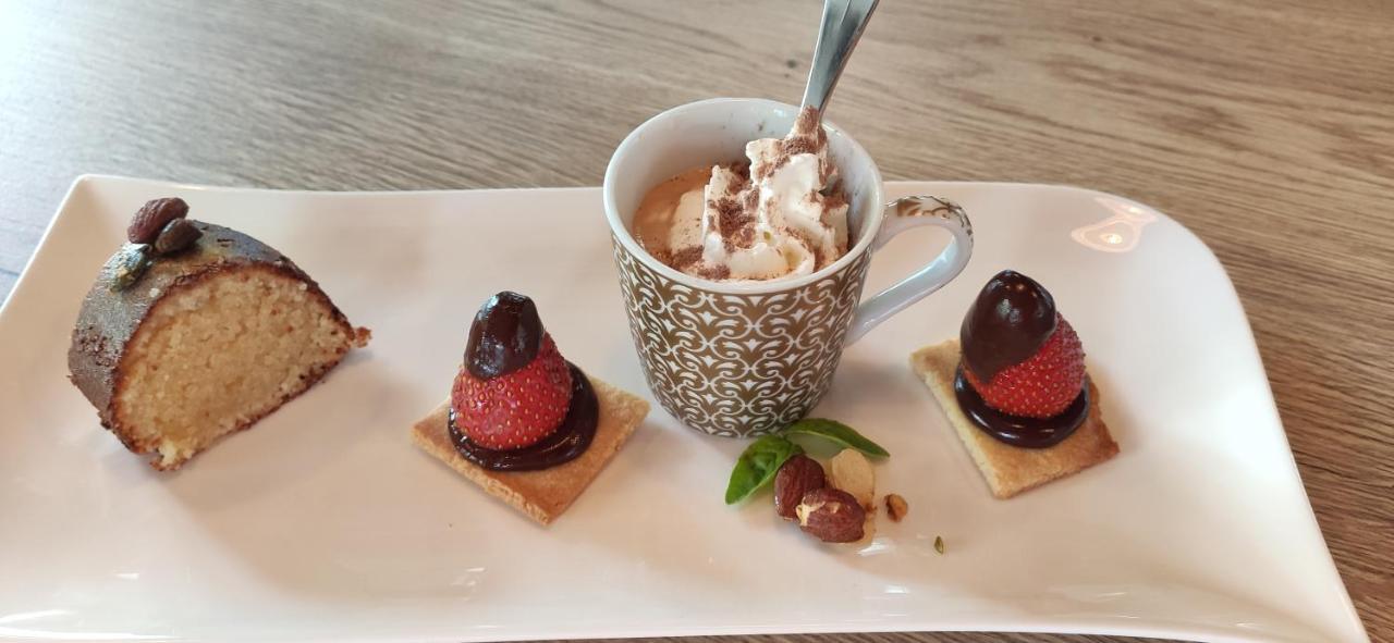 L'Amalgam' Bed & Breakfast Ainay-le-Vieil Luaran gambar